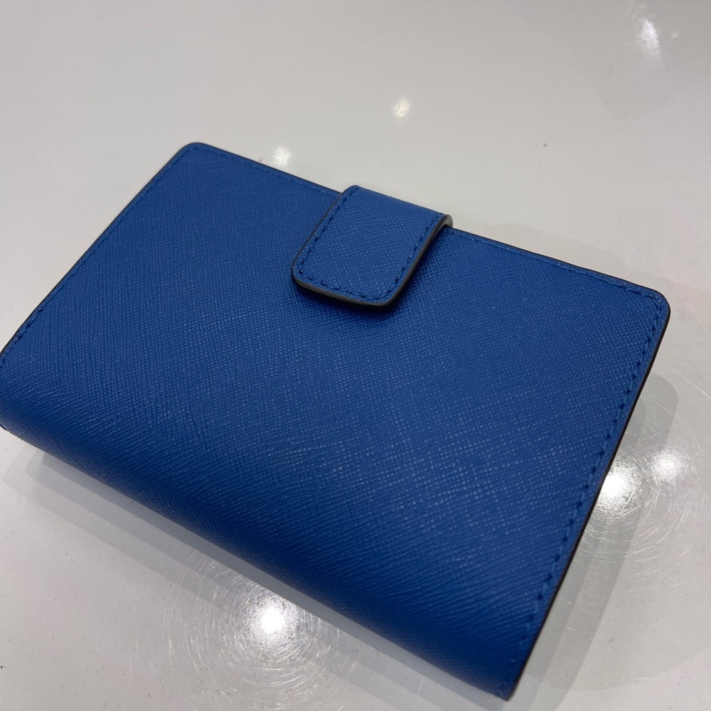 MICHAEL KORS Medium Saffiano Leather Bifold Wallet
Galaxy Blue 
NWT - Picture 12 of 16